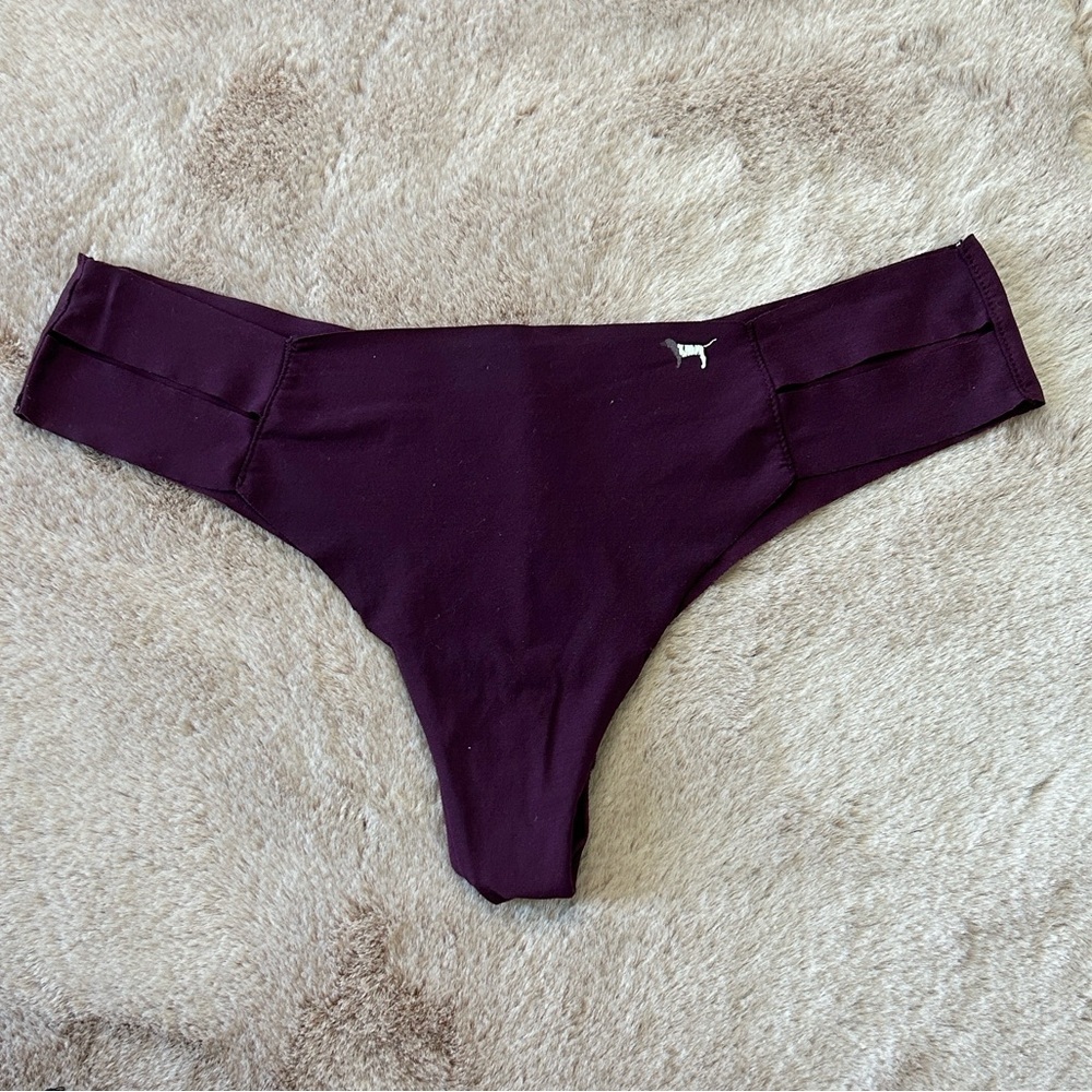 PINK Victoria’s Secret No Show Thong Panty L